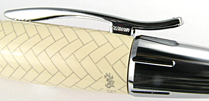 Stylo bille E-Motion Résine ivoire type parquet de Faber-Castell - photo 2