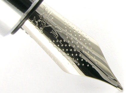 Le stylo plume E-Motion Bois de poirier Automne et chrome de Faber-Castell - photo.