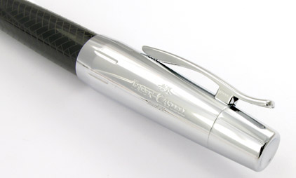 Le stylo plume E-Motion Résine type parquet de Faber-Castell - photo.