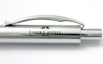 Le stylo bille Basic Métal chromé de Faber-Castell