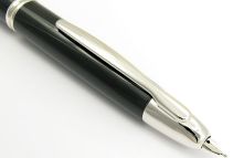 Stylo plume Noir de la gamme Capless Rhodium de Pilot