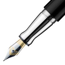 Stylo plume Design06 laqué noir brillant attributs plaqués platine de Otto Hutt