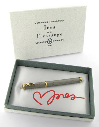 Stylo plume gris marron Je t'aime « Ines de la Fressange » - photo 7 Stylo plume gris marron Je t'aime « Ines de la Fressange » - photo 7