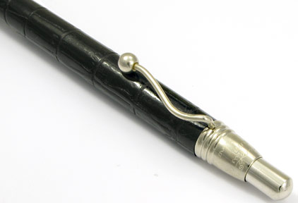 Stylo bille Indigo Cuir noir de Jean Pierre Lépine - photo.
