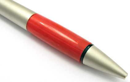 Stylo bille Accent Palladium Rouge de Lamy - photo.