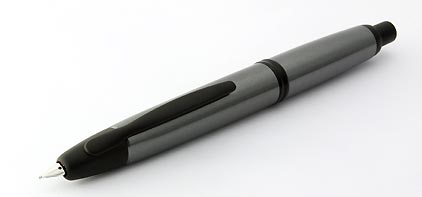 Stylo plume gris mat de la gamme Capless Rhodium de Pilot - photo.