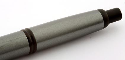 Stylo plume gris mat de la gamme Capless Rhodium de Pilot - photo 4