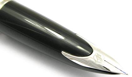 Stylo plume Carène Bleu Outremer de Waterman  - photo.